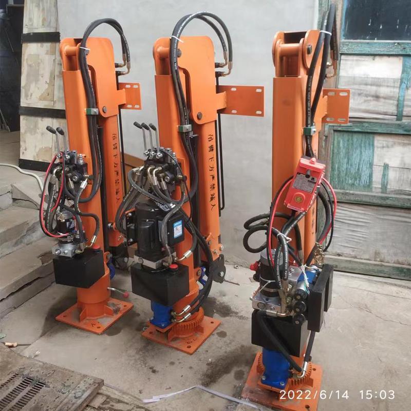 庆城县重汽蓝牌随车吊 3.2吨 国六动力强 液压驱动 农用自卸起重机